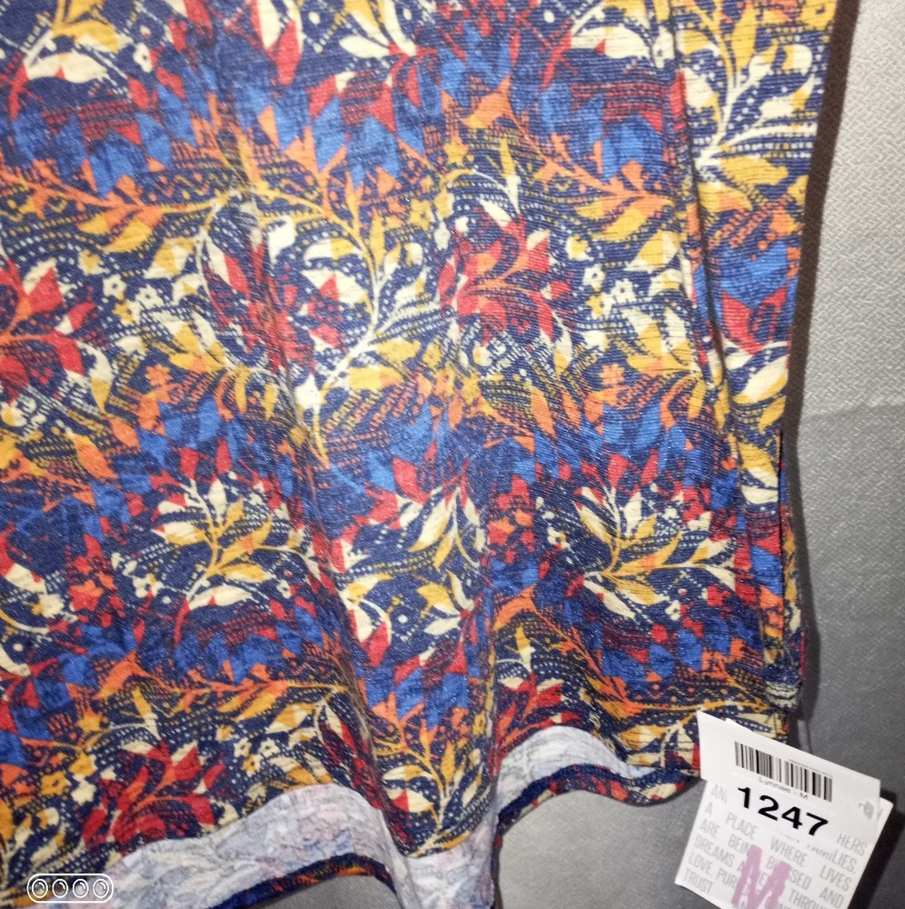 MEDIUM LYNNAE Tshirt. #1247 - Picture 2 of 7